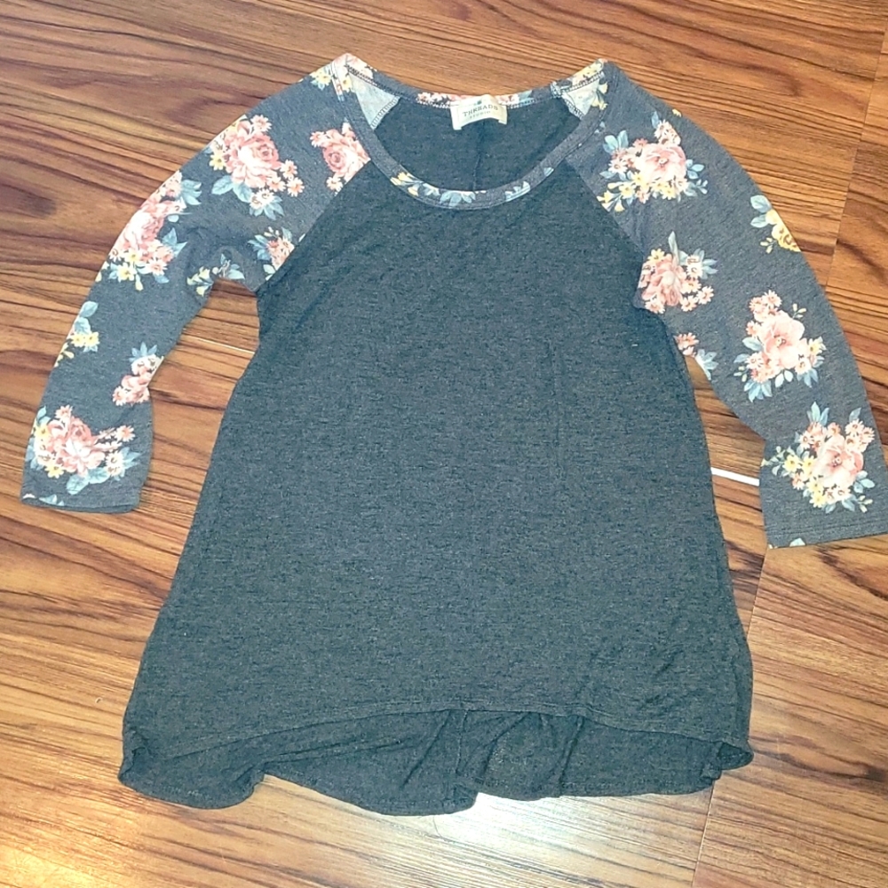 👕🌸MID SLEEVE THREADS STUDIO TOP🌸👕